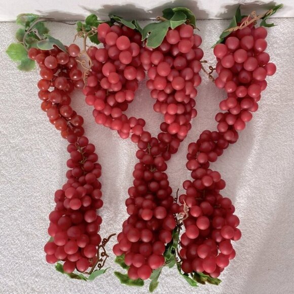 Vintage Rubber/Vinyl Decorative Red Grape Clusters x7 - Picture 2 of 10